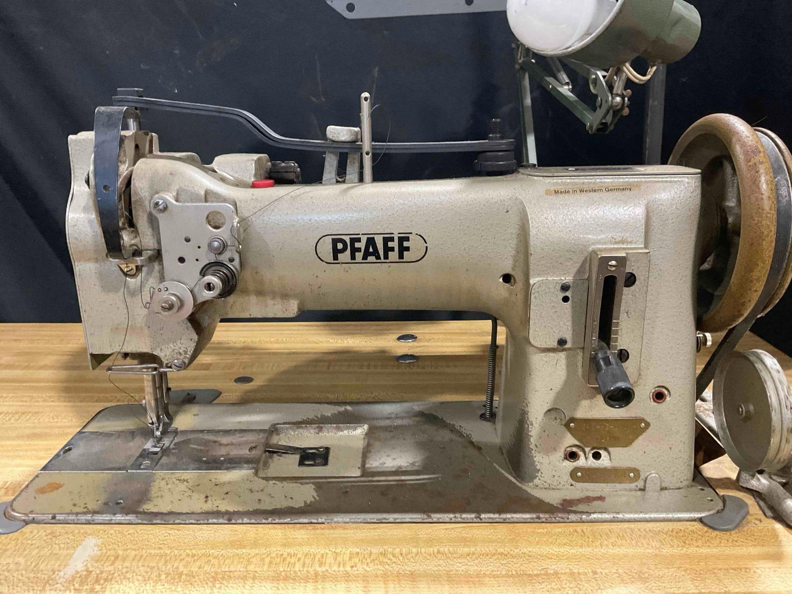 Vintage PFAFF Industrial Sewing Machine Model 545. Tested, Works. Very Good Condition. - 2