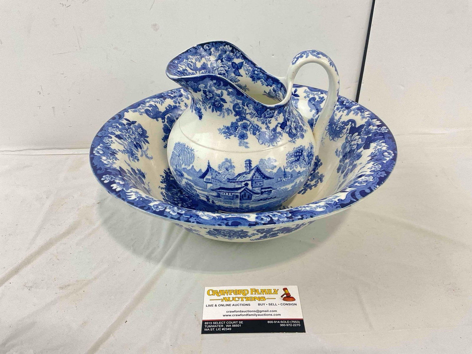 Vintage Mintons Blue & White Ceramic Bowl & Pitcher in Genevese Pattern. Very Good Condition.: Vintage Mintons Blue & White Ceramic Bowl & Pitcher in Genevese Pattern. Very Good Condition. Minor wear indicative of age, condition is otherwise very good. Measures 12" x 12" x 8" DM-5520