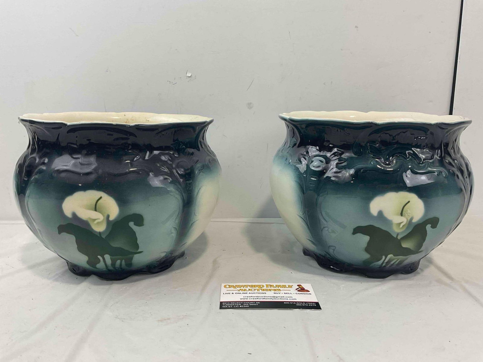 Pair of Vintage Lovely Blue & White Ceramic Jardiniere Planter Pits w/ Lily Motif. Very Good Cond. - 7