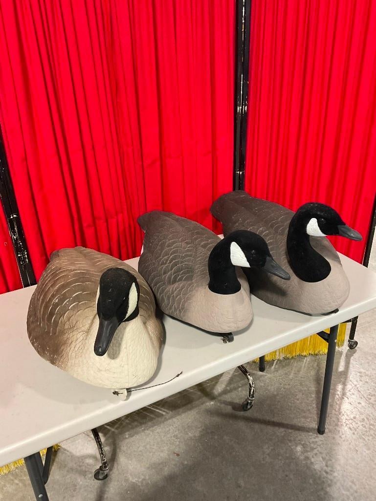 3x Higdon Brand Goose Decoy Floats w/ Faux Down Felt Necks. Fair Condition.: Approximately 27" x 17" x 29" altogether. Items are in fair condition with minor wear. V-5600 *Oversized shipping may apply* 