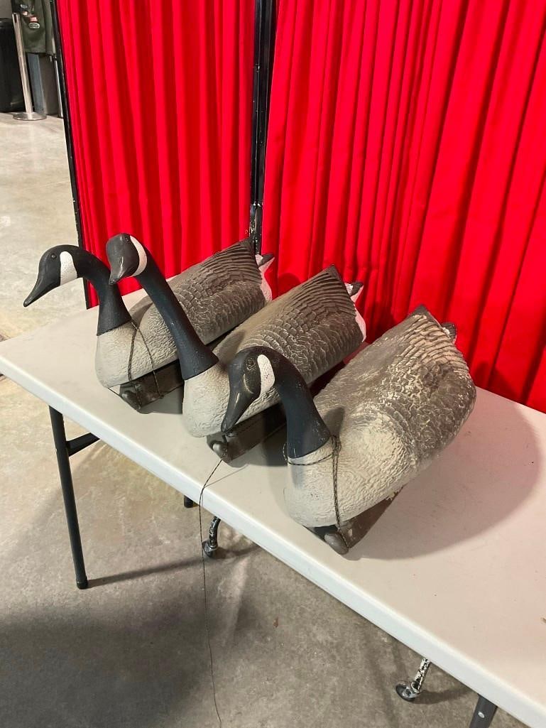 3x G & H Brand Goose Decoy Floats with Posable Necks. Fair Condition.: Approximately 22" x 24" x 19" altogether. Items are in Fair Condition with minor wear. V-5600 *Oversized shipping may apply* 
