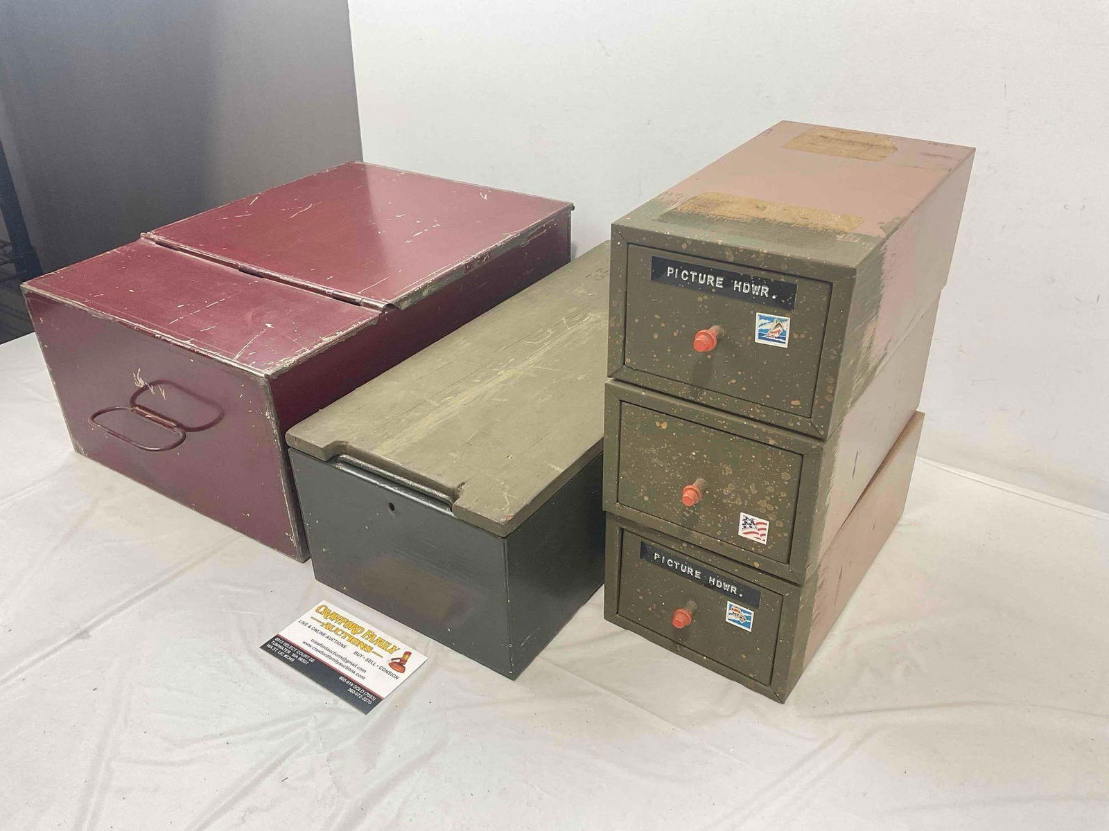 5 pcs Vintage Boxes, 4x Metal & 1x Wood. Good Condition. See pics. - 2