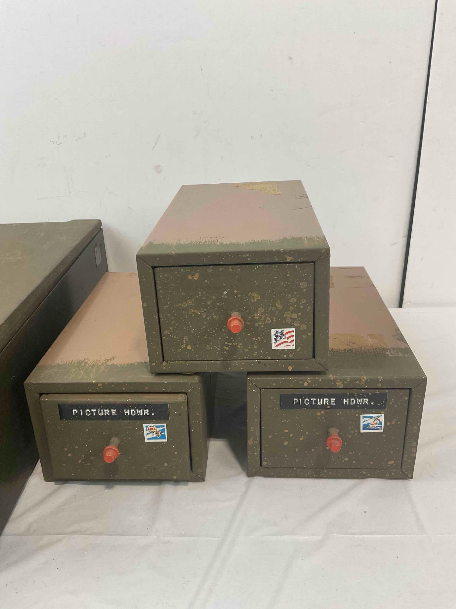 5 pcs Vintage Boxes, 4x Metal & 1x Wood. Good Condition. See pics. - 7