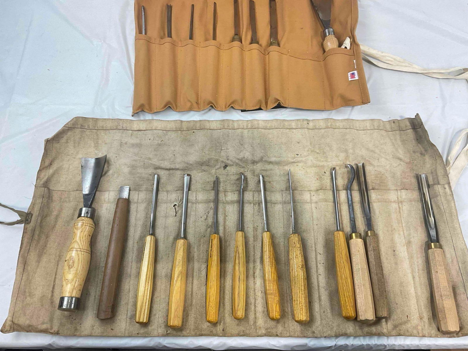 30 pcs Vintage Wood Carving Tools, incl. PFEIL? Swiss Made Chisels & 2 Canvas Cases. See pics. - 2