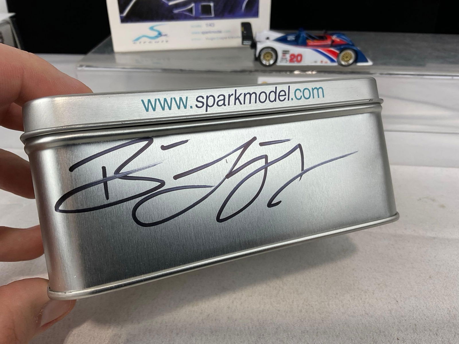 Spark 1999 Riley & Scott MkIII Ford Daytona 24H, 1/43 Scale Diecast Car Tin Case signed by 3 driv... - 7