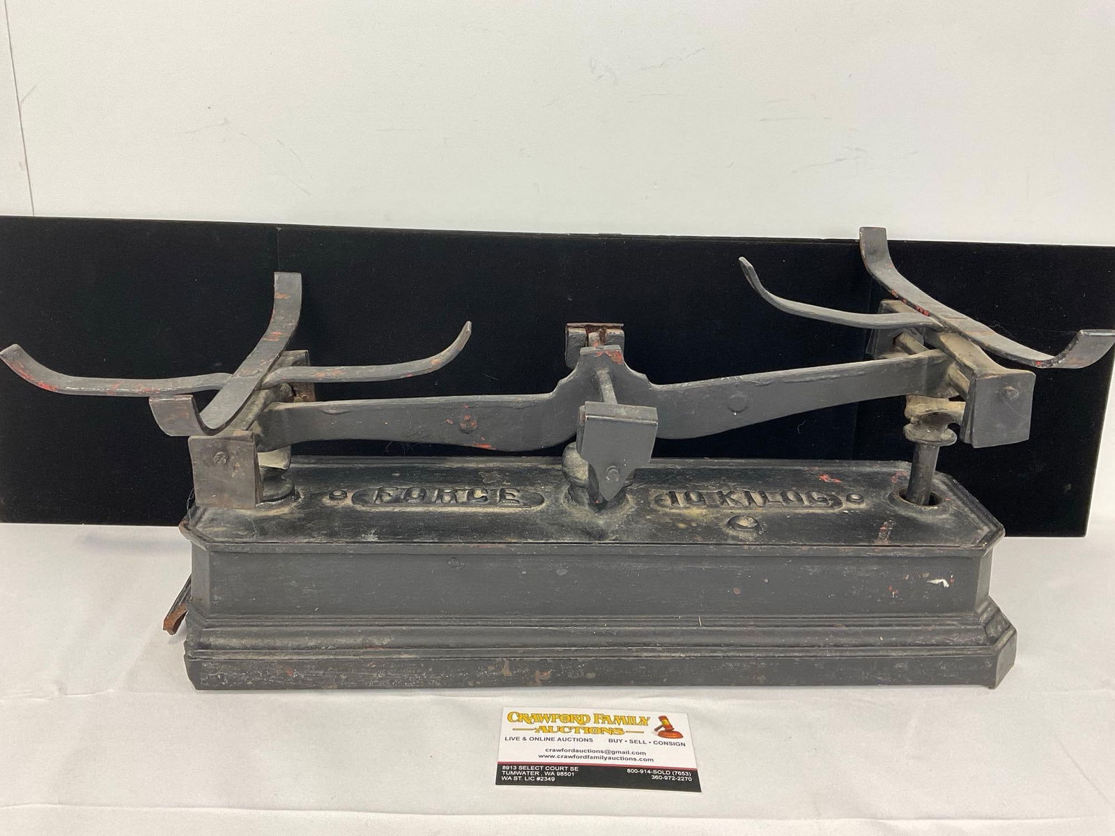 Early 20th Century Cast Iron Scale, Force 10 Kilos, one tine broken off, 9h x 21w x 10d inches: Appears to be in fair to good shape, one corner is broken off. The piece measures approx 9h x 21w x 10d inches. See pics. E-5440 
