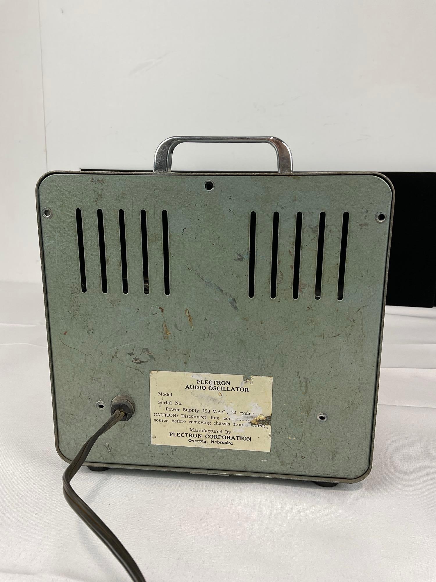 Vintage Plectron Audio Oscillator model 95, Air Raid Siren, Fire Siren or other Emergency alarm - 4