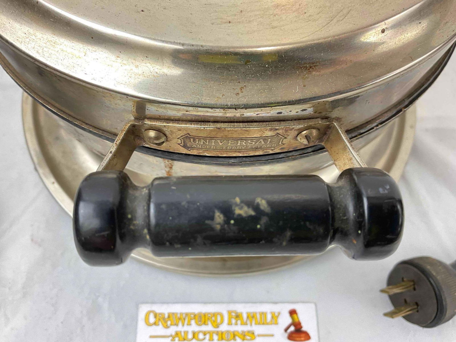 Antique Landers, Frary & Clark Universal Electric Waffle Maker w/ Cord. Tested, No Response. - 2