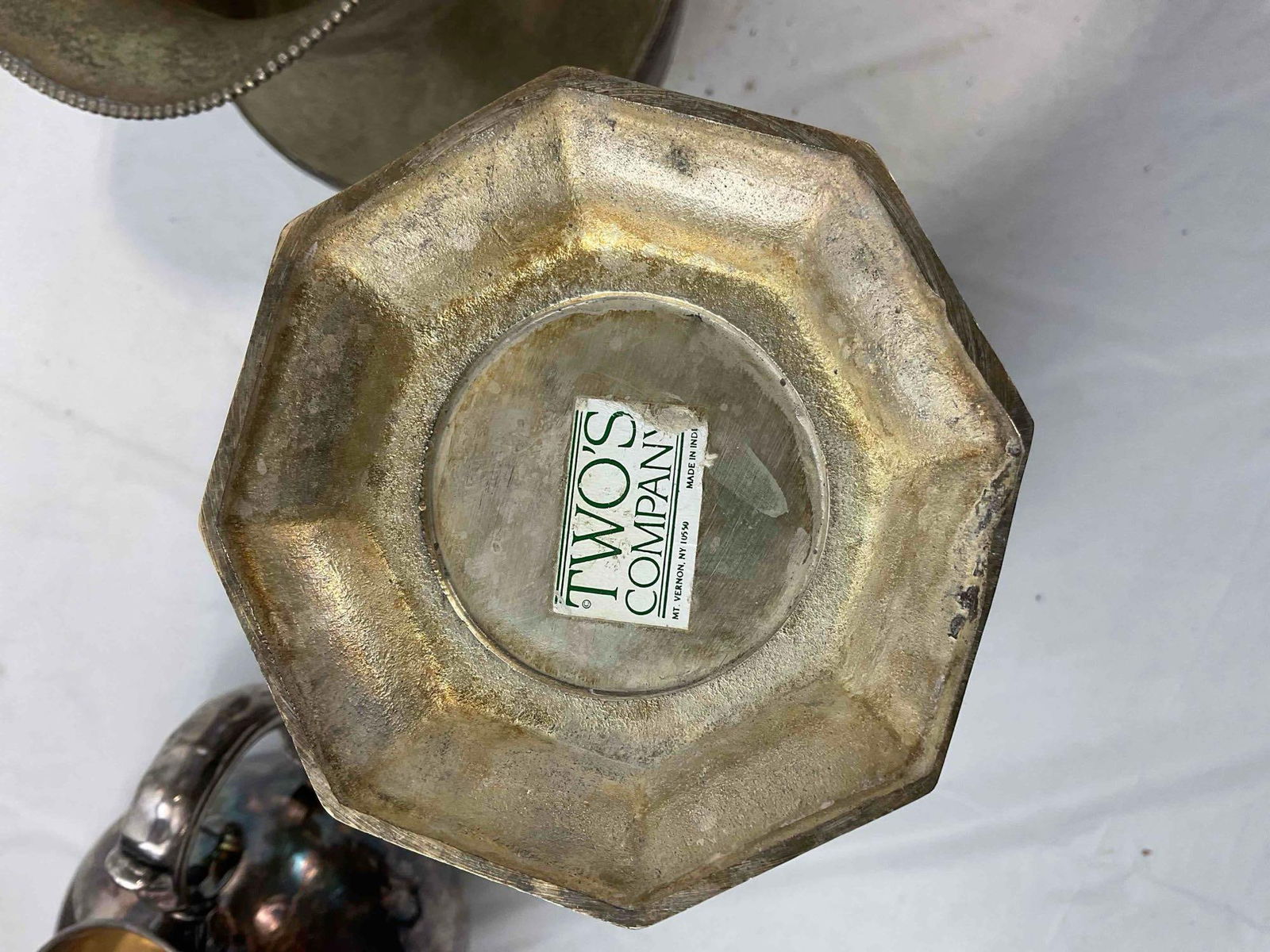 3 pcs Vintage Silver Plated Water Pitchers, incl. Two's Company & Wallace Bros. See pics. - 7