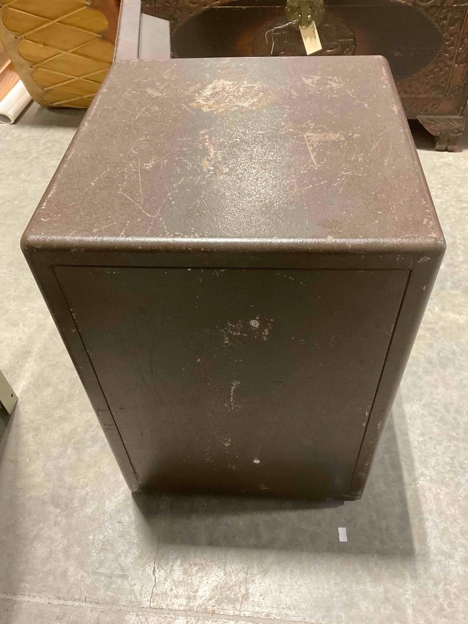 Vintage Herring-Hall Marvin Safe Co. Combination Floor Safe. No Code, Cannot Be Locked, As Is. - 7