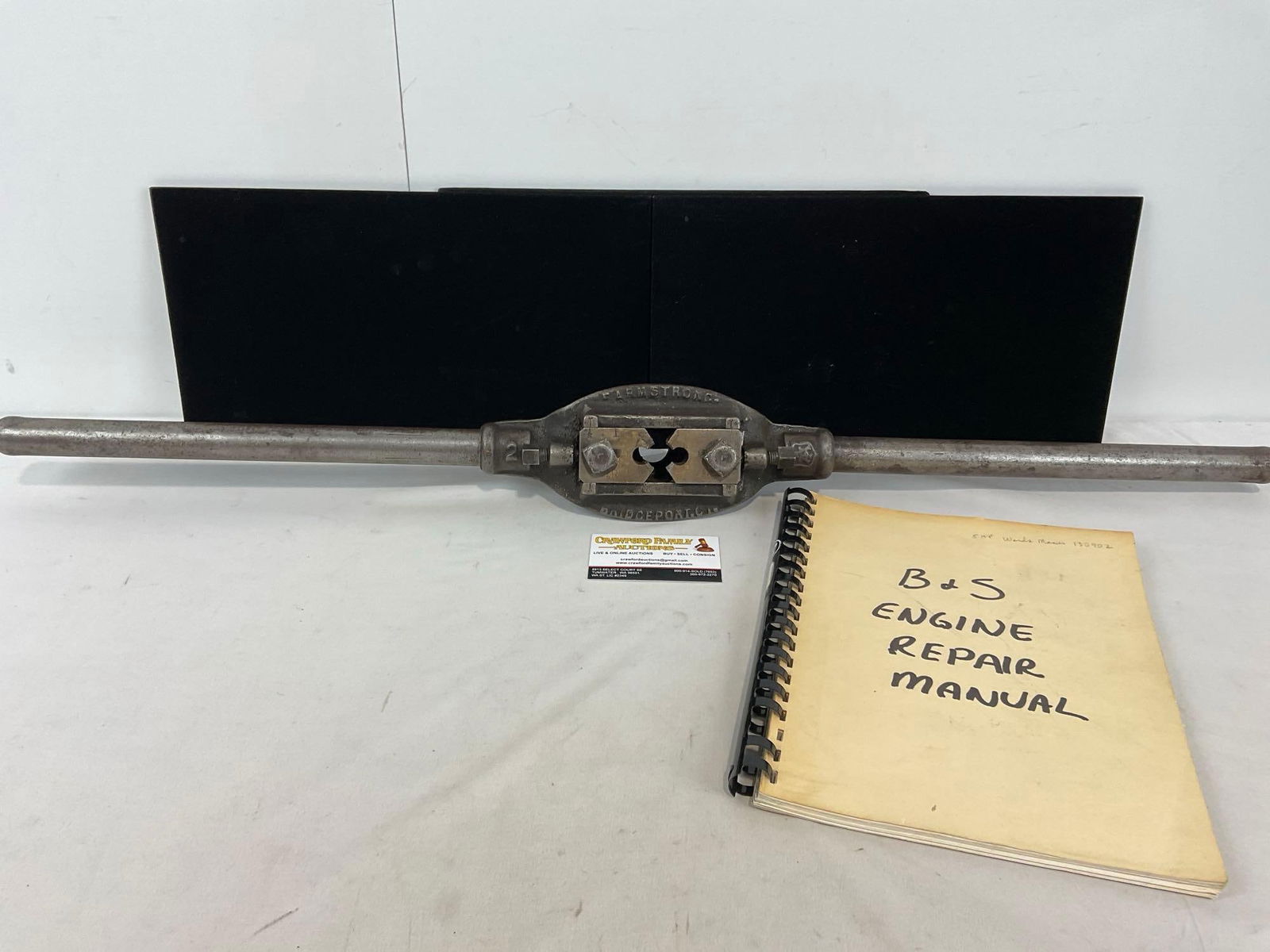 Antique Cast Iron Armstrong Die Cutter w/2 Large Pipe Handles & B&S Engine Repair Manual: Appears to be in good shape. The piece measures approx 4h x 15w x 8d inches. See pics. E-5180 