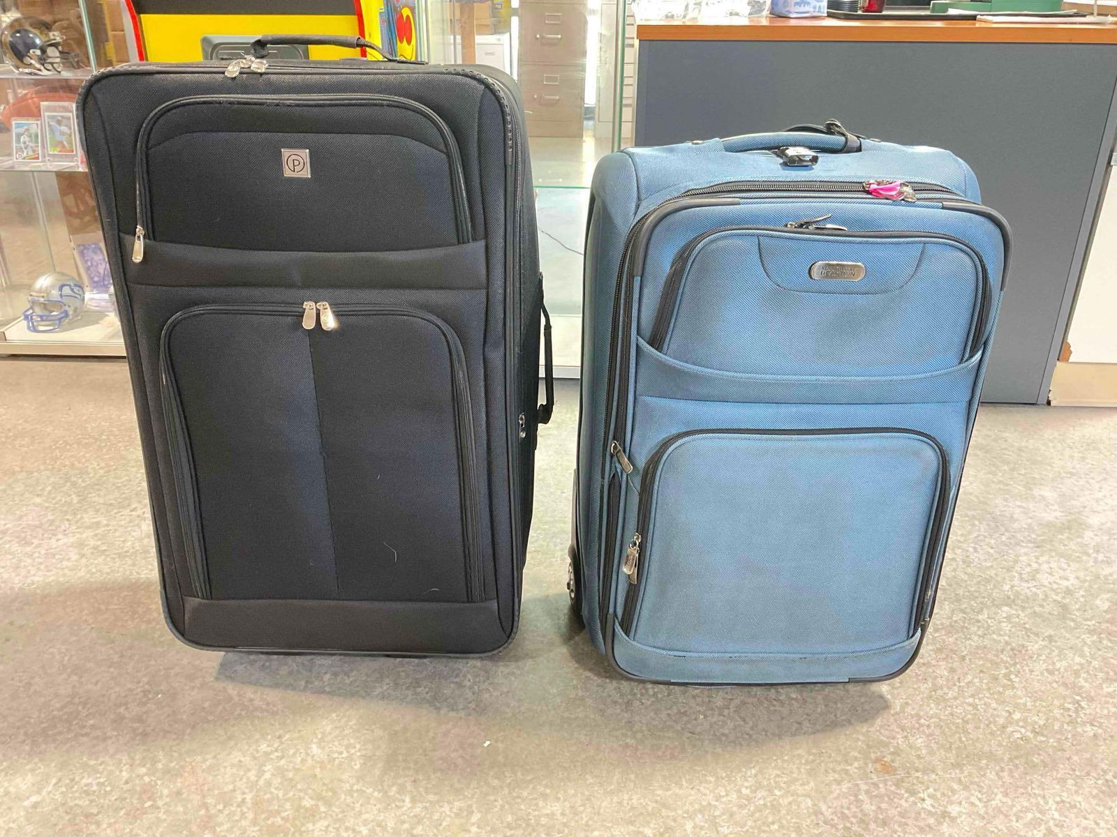2 pcs Canvas Fabric Rolling Luggage Suitcases, Blue Kenneth Cole Reaction & Black Protege.: 2 pcs Canvas Fabric Rolling Luggage Suitcases, Blue Kenneth Cole Reaction & Black Protege. Gently used, some dirt and wear, condition is otherwise good. Larger measures 19" x 9" x 30"