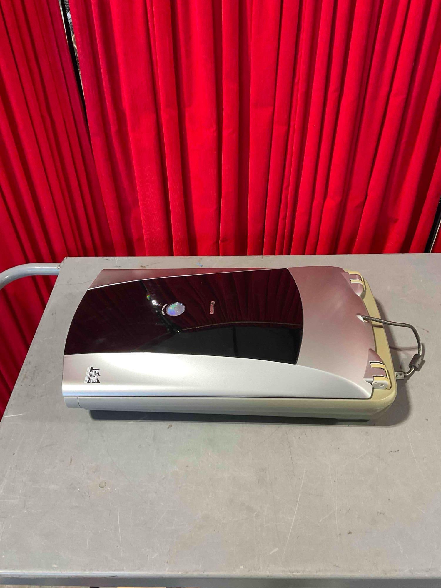Canon CanoScan 8400F Color Image Scanner w/ Original Package Material and Box - 3