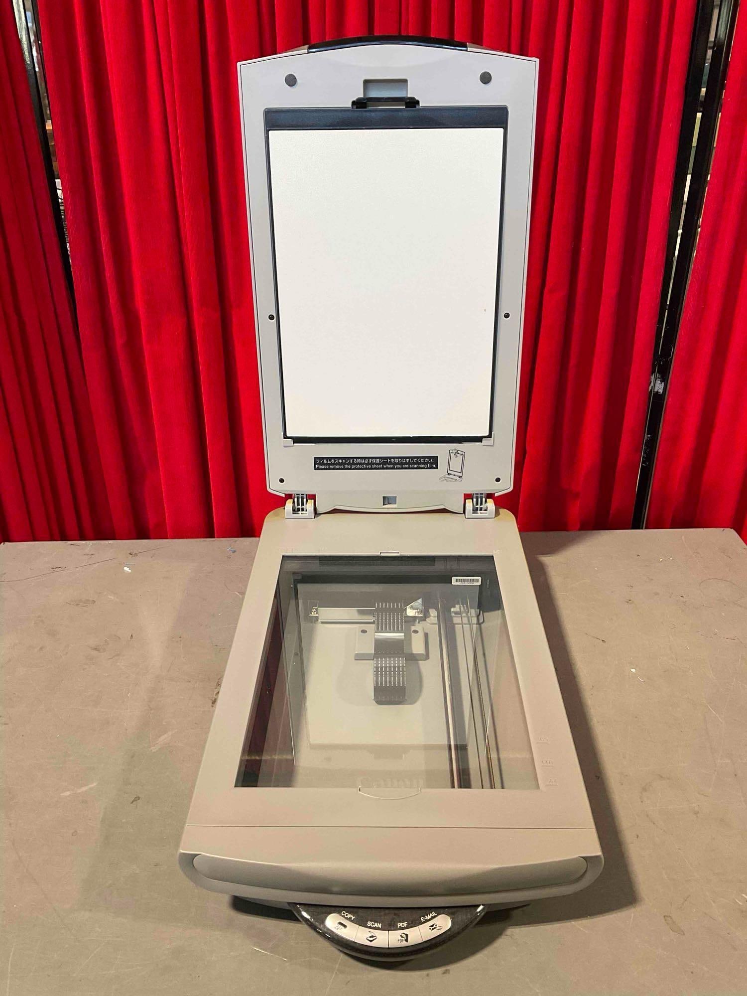 Canon CanoScan 8400F Color Image Scanner w/ Original Package Material and Box - 4
