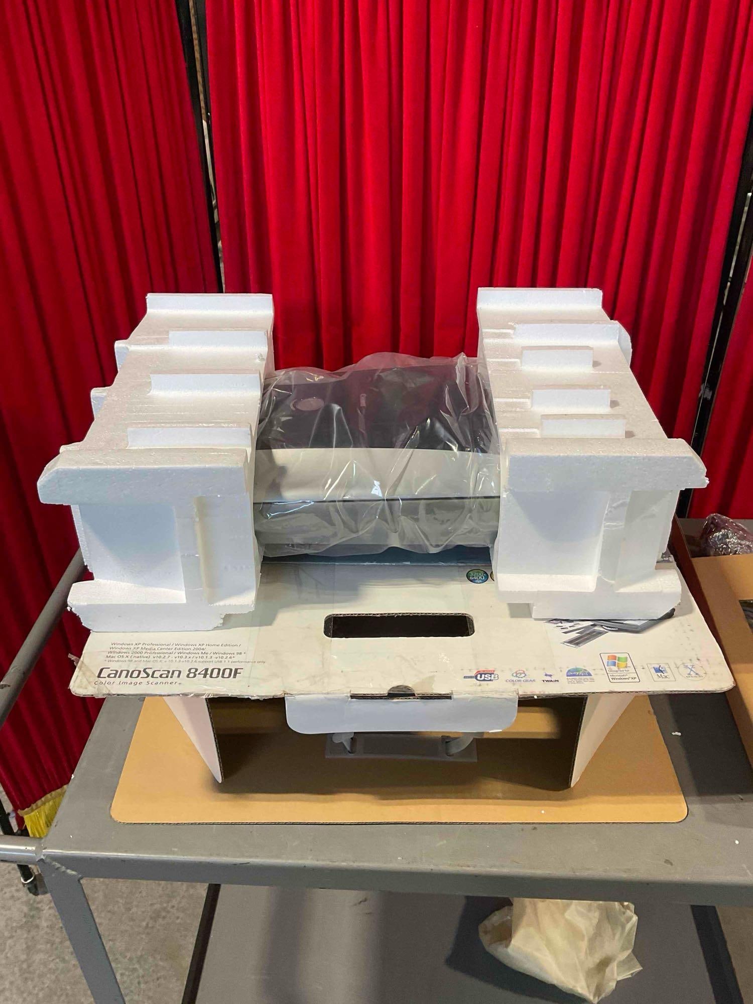 Canon CanoScan 8400F Color Image Scanner w/ Original Package Material and Box - 7