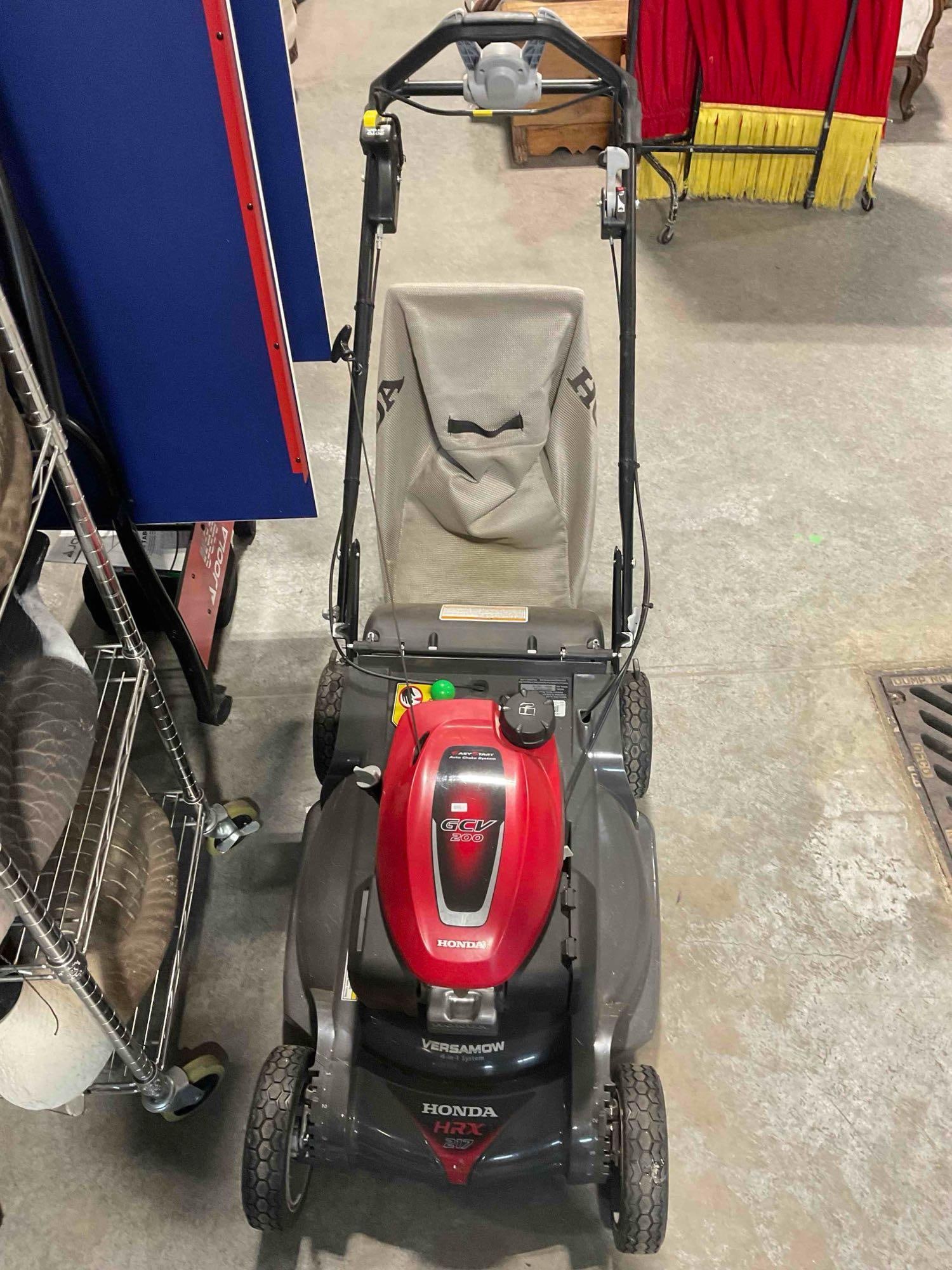 Honda 21" HRX217K6VYAA Gas Powered Self Propelled Lawn Mower. Tested, Works. Excellent Cond.: *No shipping available, hazardous materials* Honda 21" HRX217K6VYAA Gas Powered Self Propelled Lawn Mower. Tested, Works. Includes clippings bag. Minor wear indicative of use, condition is