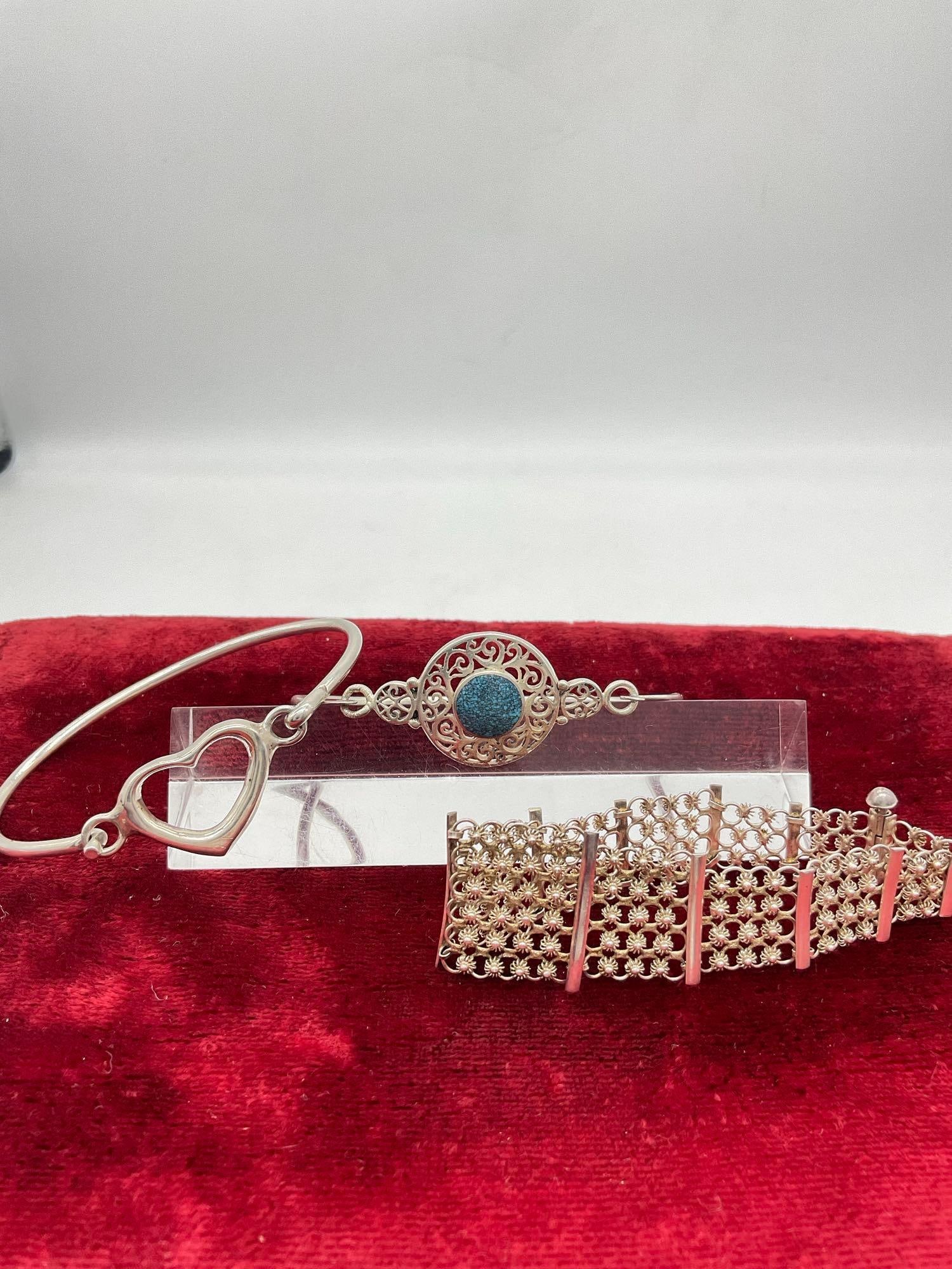 Selection of 3 sterling silver bracelets: Jc-1554 