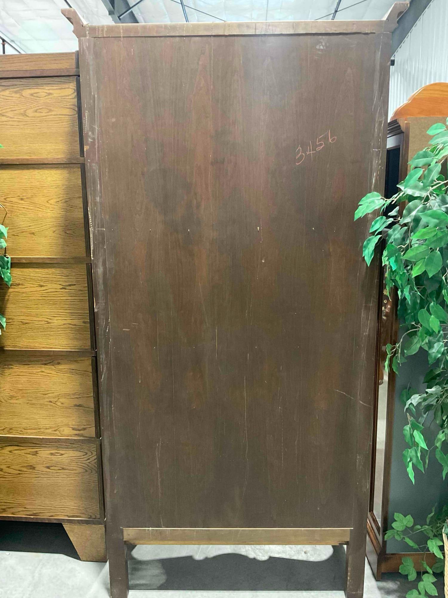 Gorgeous Vintage French Provincial Style Carved Wood Bonnetiere Armoire. Excellent Condition. - 8