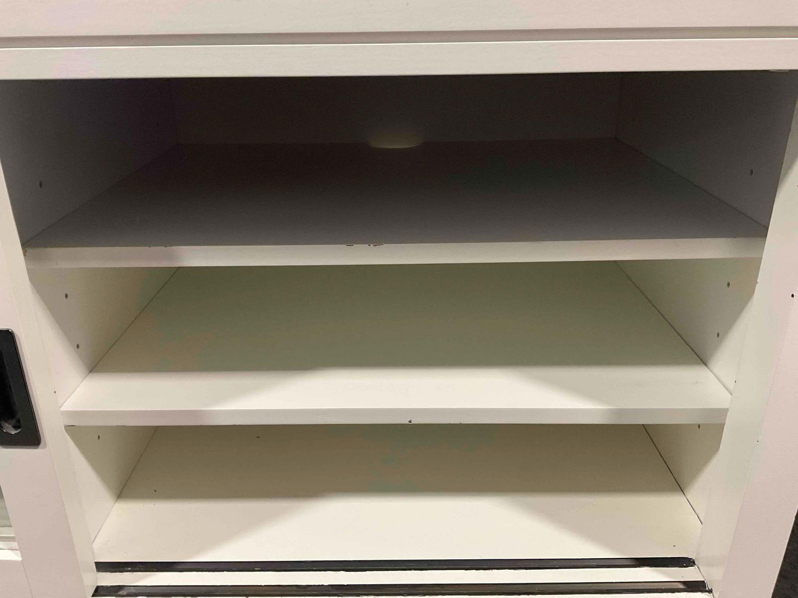 White Painted Wood Media Console Table w/ Sliding Glass Doors & Adjustable Shelves. See pics. - 4