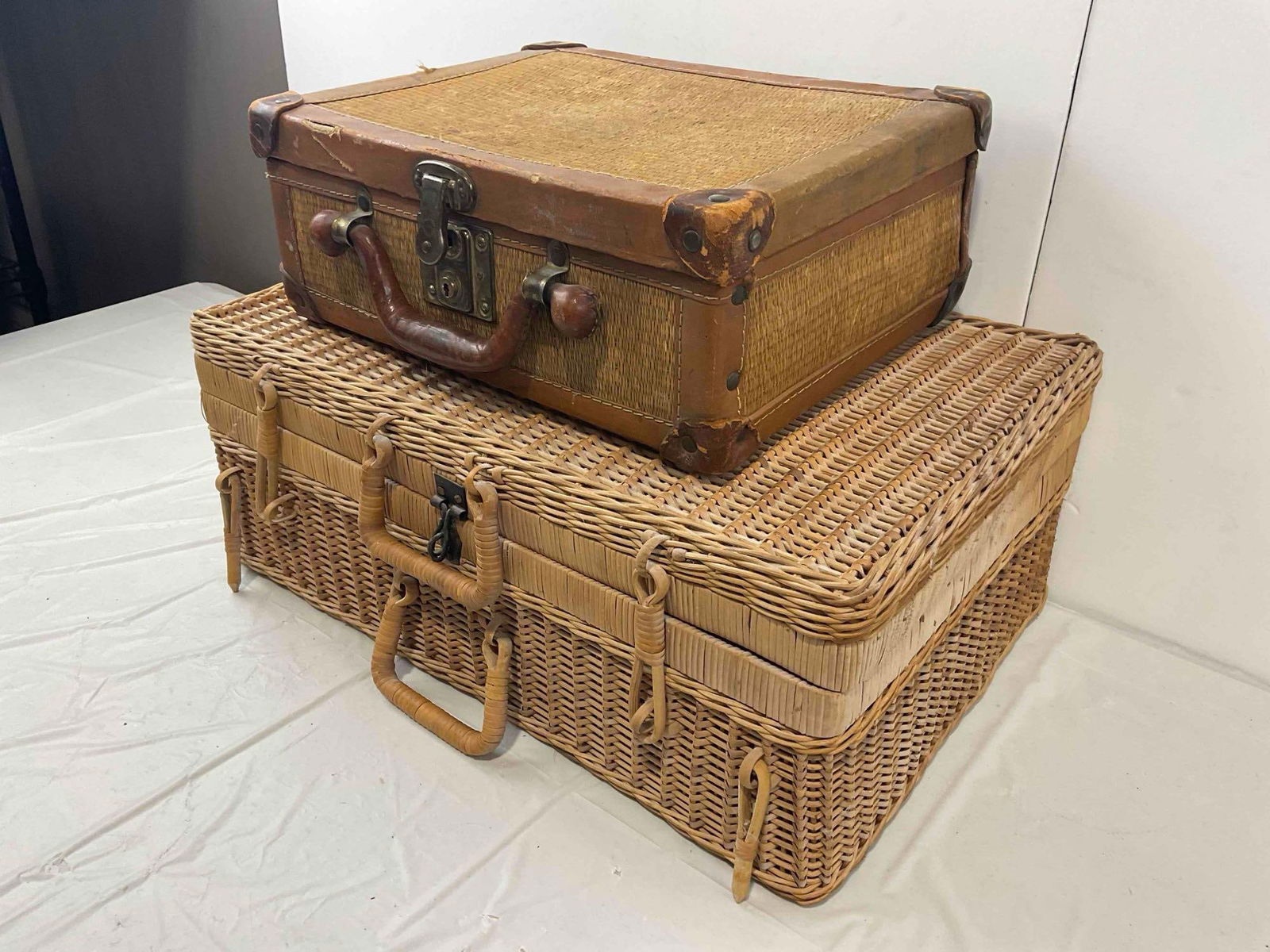 2 pcs Vintage Woven Cases, incl. Valise Style Wicker Picnic Basket & Suitcase. Very Good Cond. - 2