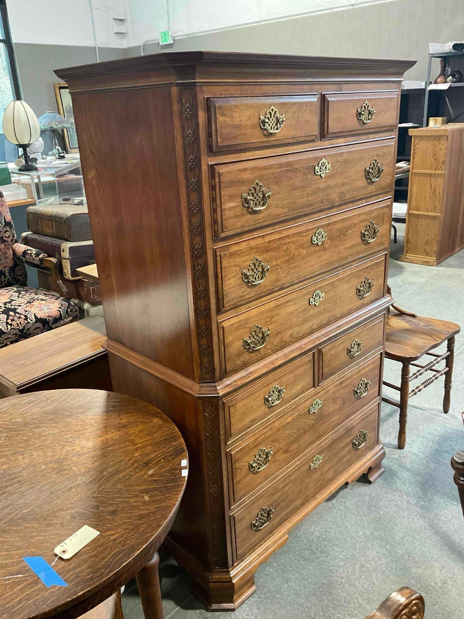 Vintage Pennsylvania House Mahogany Wood Finish 9-Drawer Dresser. Excellent Condition. - 3