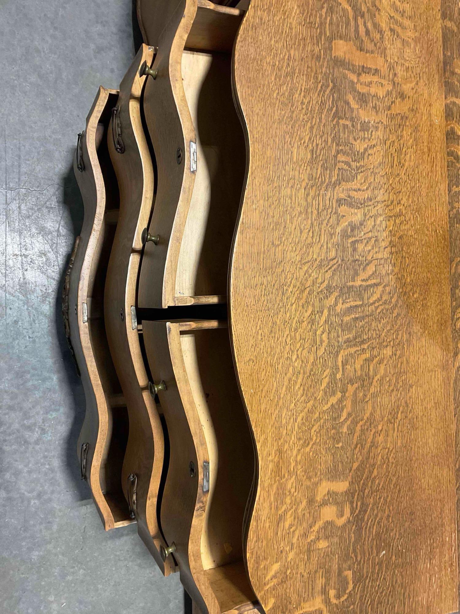 Antique Tiger Oak Wood 4-Drawer Serpentine Front Dresser. Excellent Condition. See pics. - 5