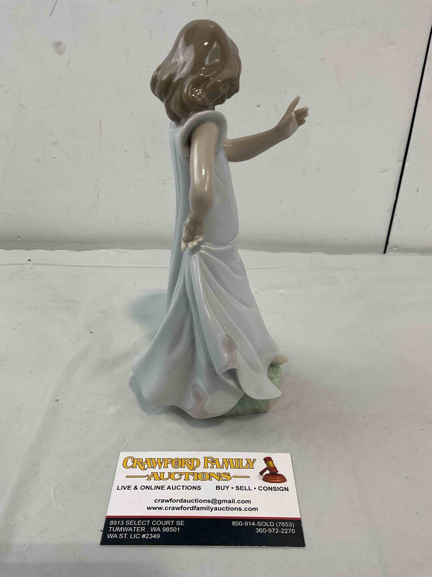 LLADRO Porcelain Statue #6990 Bellflower, Symbol of Gratitude. Very Good Condition. See pics. - 3