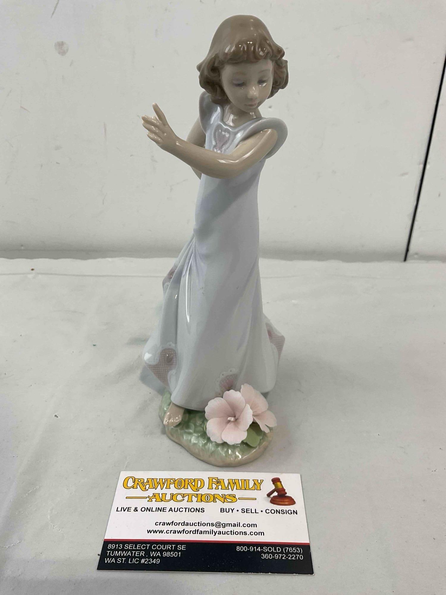 LLADRO Porcelain Statue #6990 Bellflower, Symbol of Gratitude. Very Good Condition. See pics. - 4