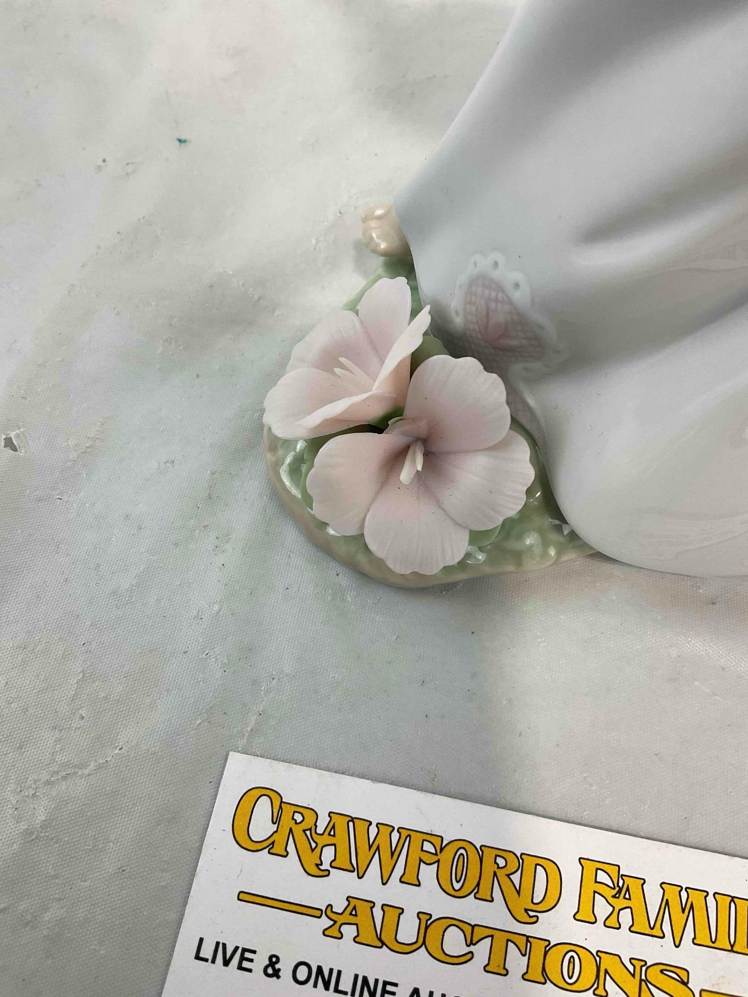 LLADRO Porcelain Statue #6990 Bellflower, Symbol of Gratitude. Very Good Condition. See pics. - 5