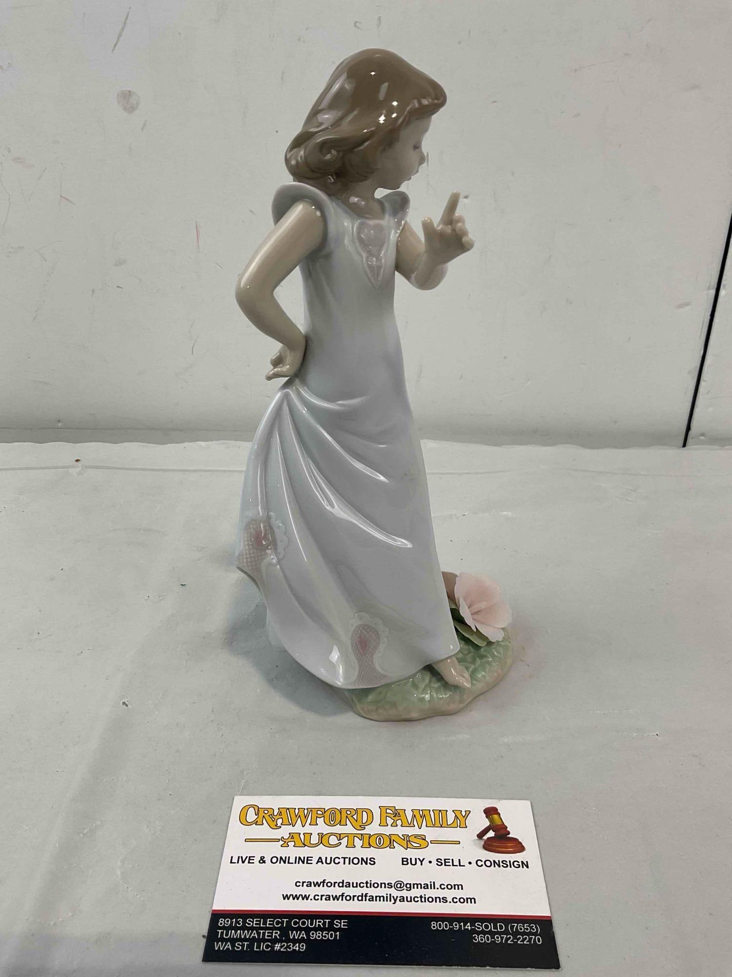 LLADRO Porcelain Statue #6990 Bellflower, Symbol of Gratitude. Very Good Condition. See pics. - 7