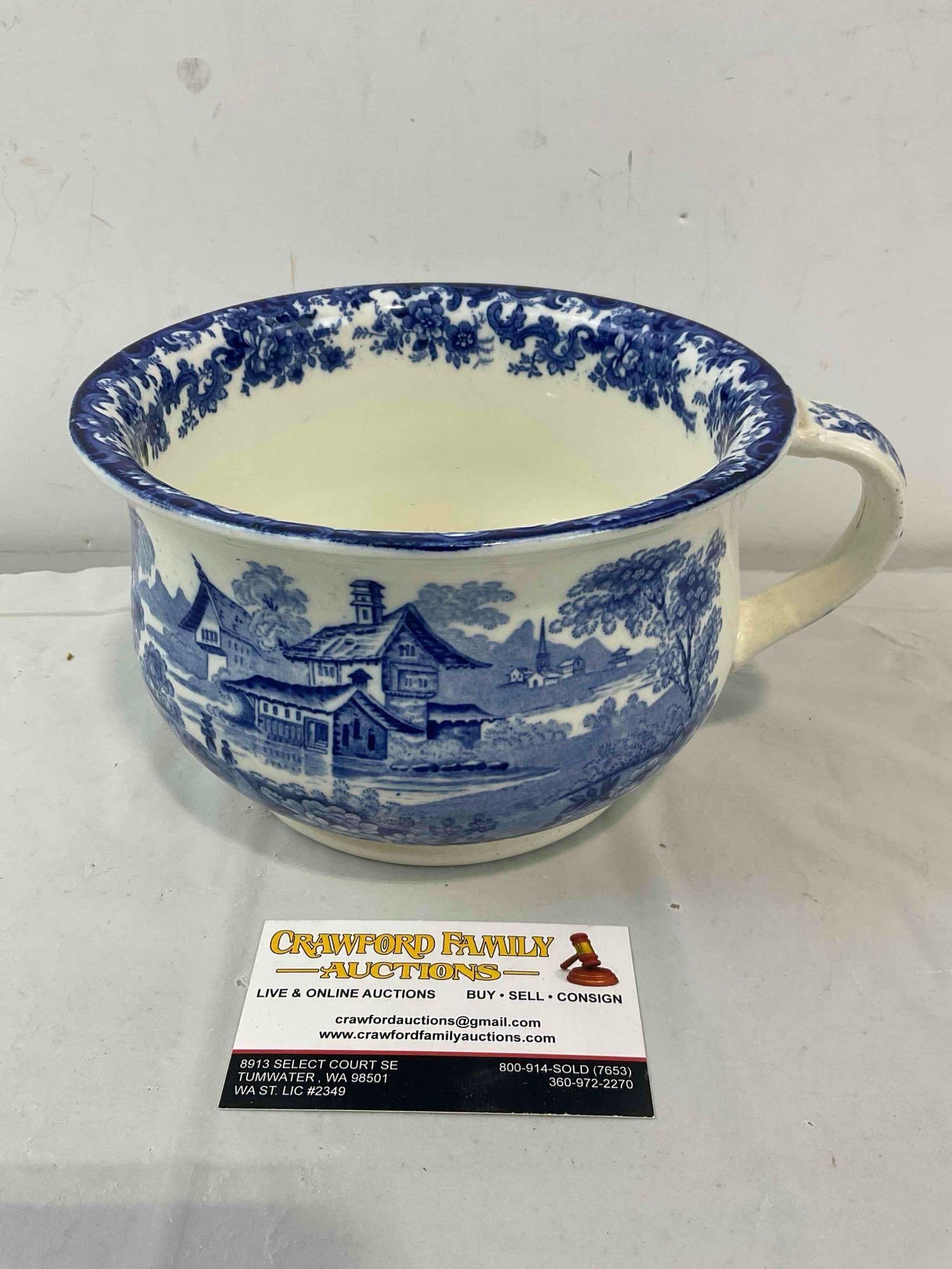 Antique Minton Genevese Pattern Blue & White Porcelain Chamber Pot. Excellent Condition.: Antique Minton Genevese Pattern Blue & White Porcelain Chamber Pot. Excellent Condition. Measures 9" x 7" x 5" Dm-5520 