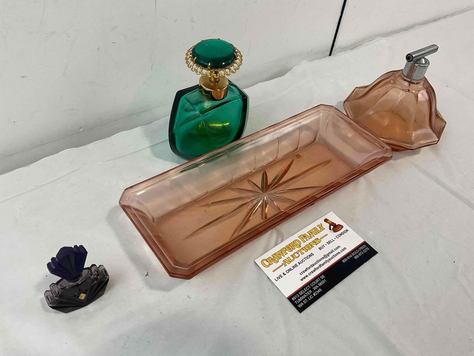 4 pcs Vintage Glass Selection, incl. Pink Depression Glass Tray & Perfume Atomizer. See pics. - 2