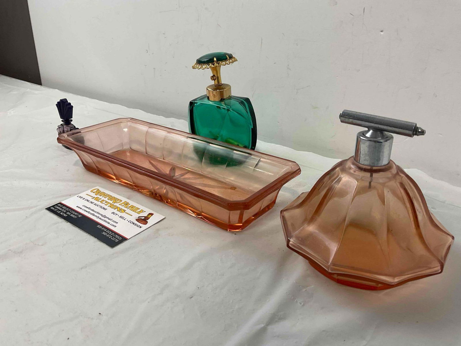 4 pcs Vintage Glass Selection, incl. Pink Depression Glass Tray & Perfume Atomizer. See pics. - 3