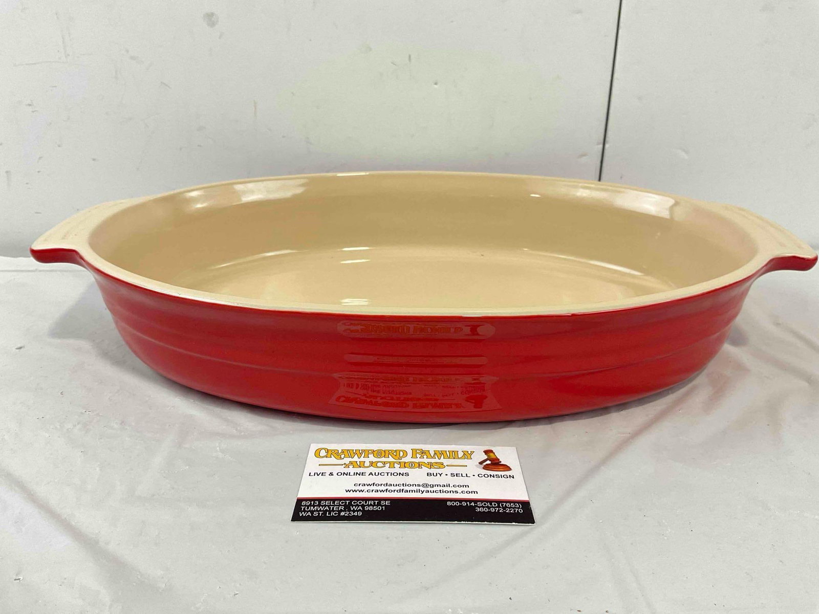 Le Creuset Red Stoneware Oval Au Gratin Baking Dish. Excellent Condition. See pics.: Le Creuset Red Stoneware Oval Au Gratin Baking Dish. Excellent Condition. Measures 16" x 10" x 3" DM-5520 