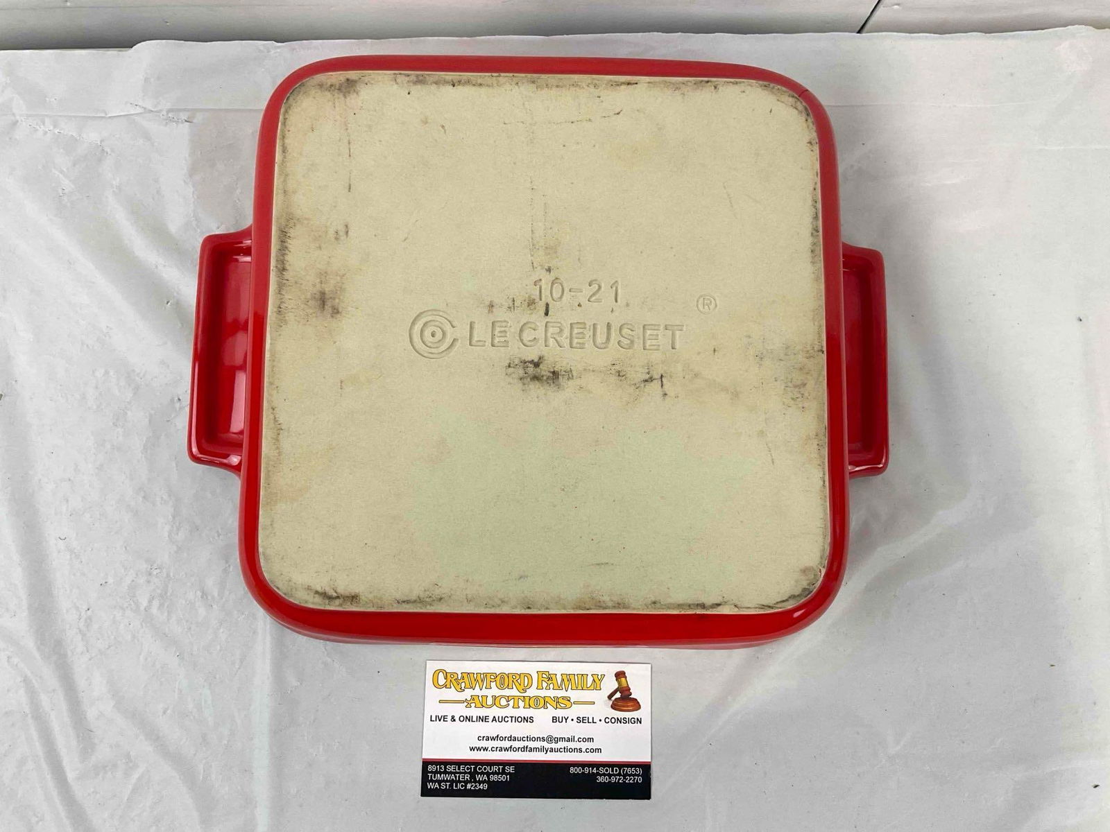 Le Creuset Red Square Stoneware Baking Dish. Excellent Condition. Measures 11" x 9" x 2" - 5