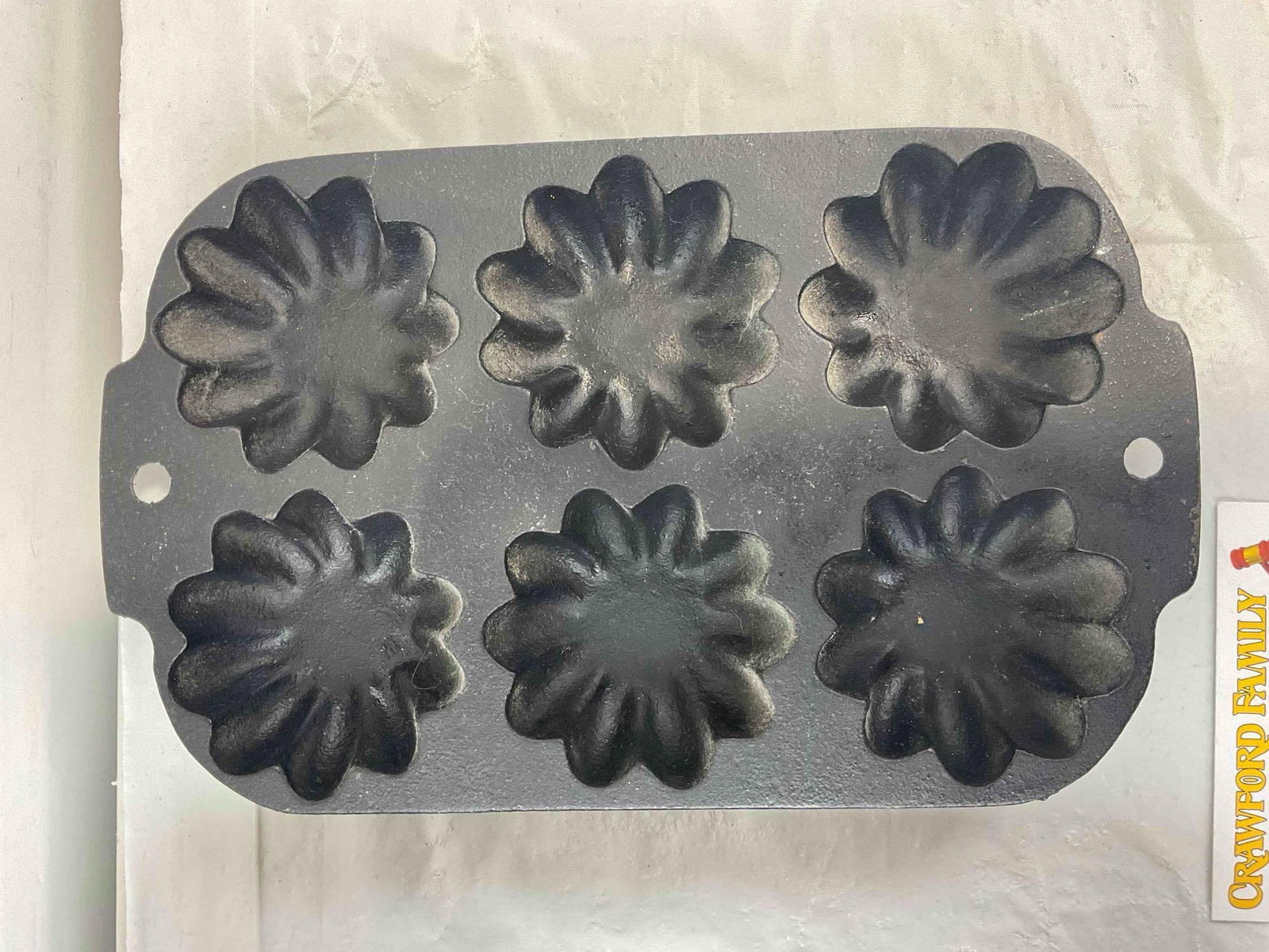 2 pcs Vintage Cast Iron Turk's Head Cornbread Muffin Pan, 1x Emig. Excellent Condition. See pics. - 5