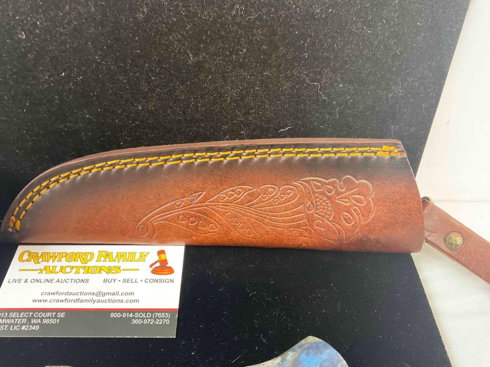 2 pcs Handmade Damascus Steel Skinning Knives w/ Leather Sheathes & Blue Handles. - 5