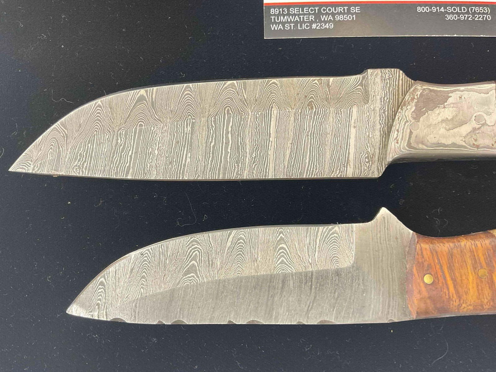 2 pcs Handmade Damascus Steel Skinning Knives w/ Leather Sheathes & Blue Handles. - 7