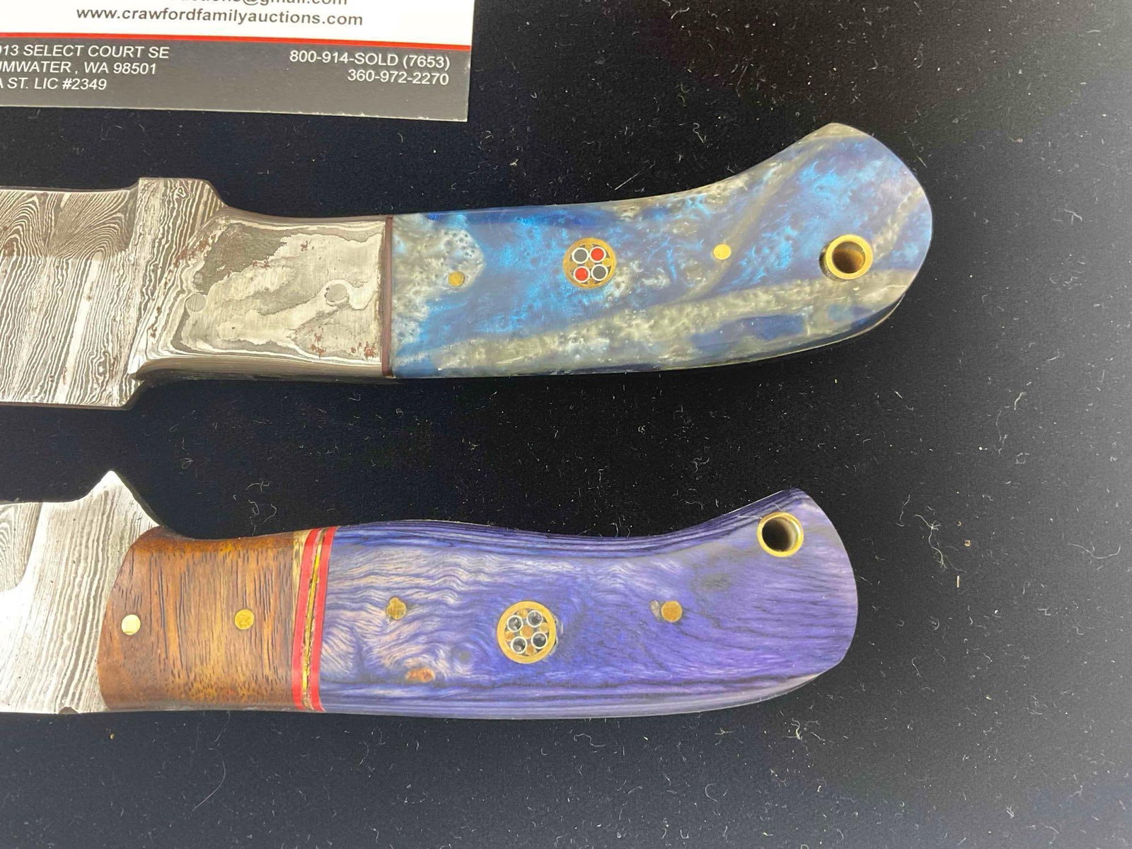 2 pcs Handmade Damascus Steel Skinning Knives w/ Leather Sheathes & Blue Handles. - 8