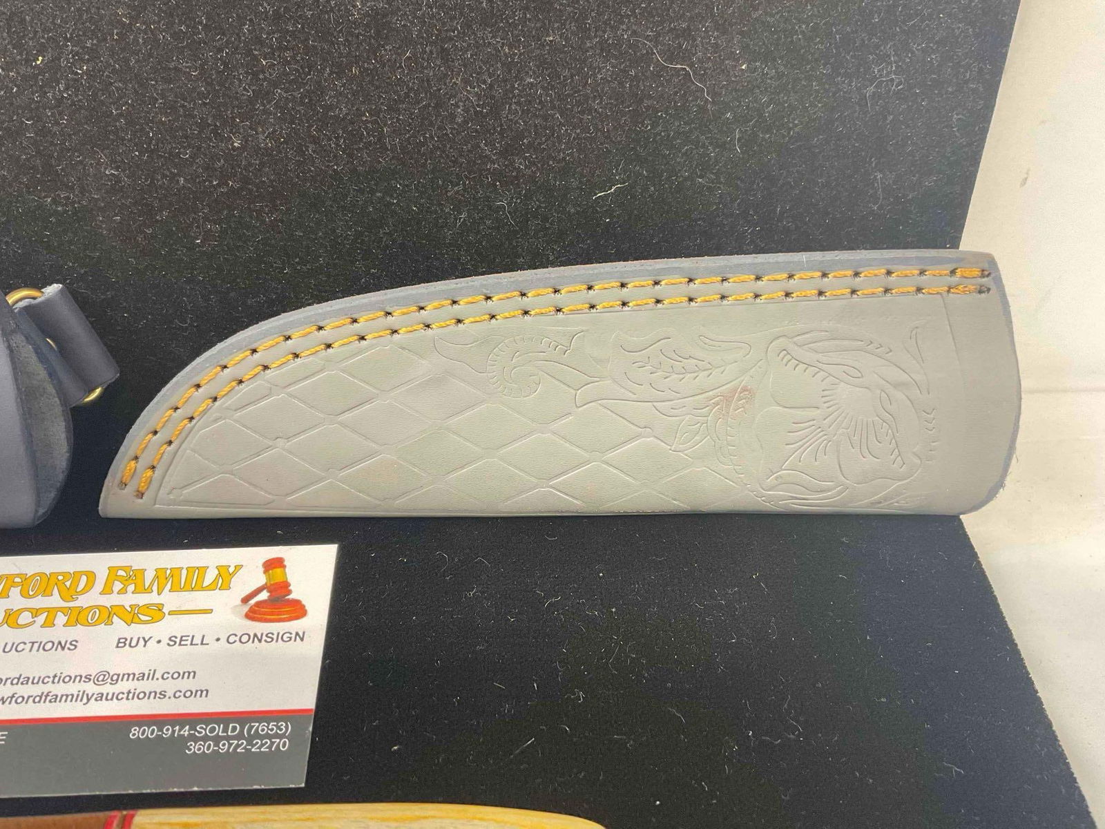 2 pcs Handmade Damascus Steel Skinning Knives w/ Leather Sheathes & Wood Handles. - 5