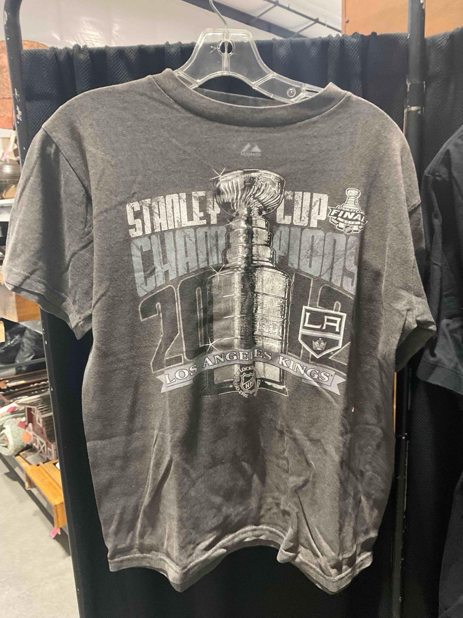 3 pcs Sports Shirts, incl. Air Jordan Graphic Tee Size M & Fruit of the Loom Kobe Bryant Size XL. - 4