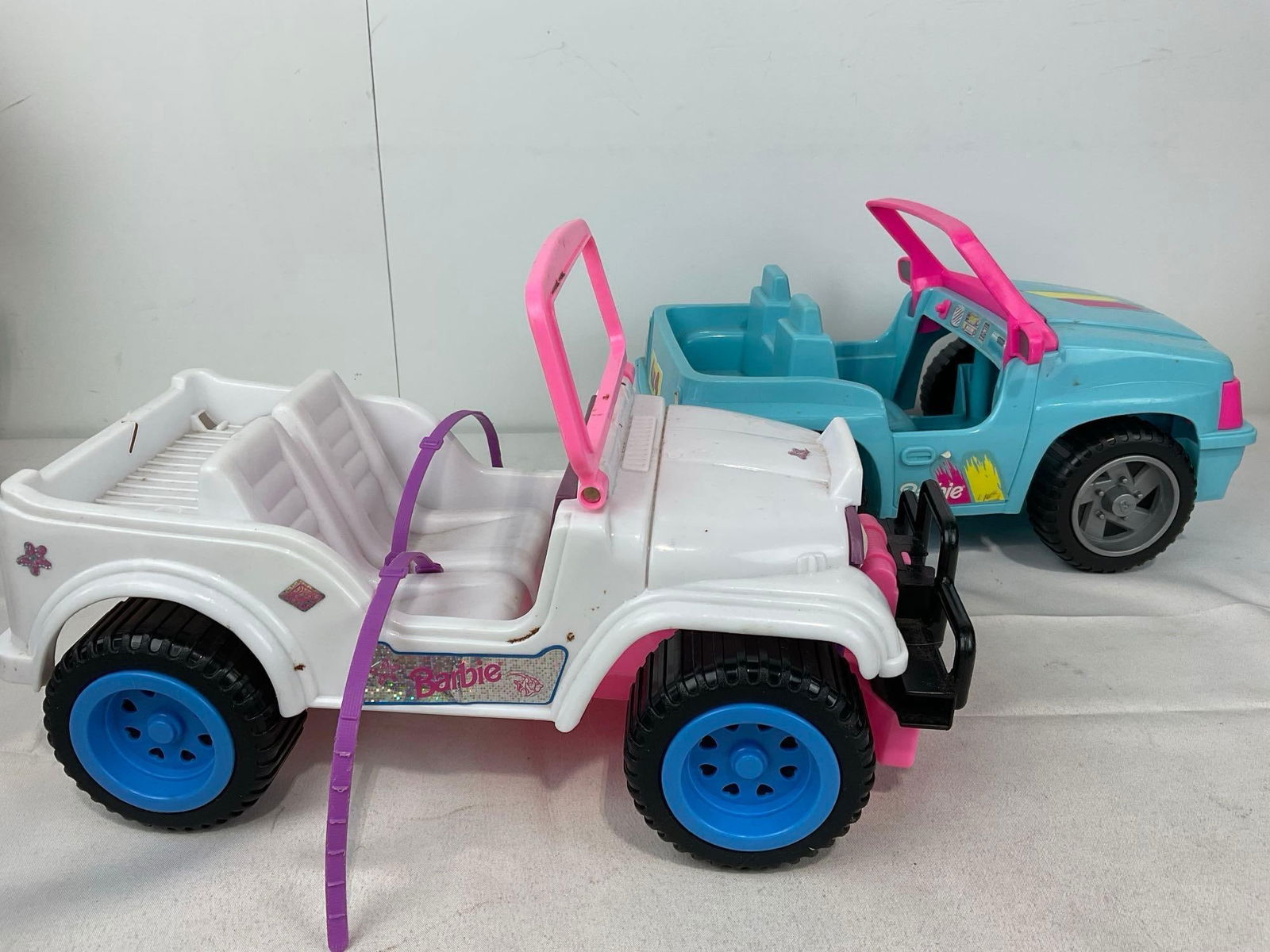 Pair of Barbie Jeeps, White 1987 Arco Mattel Beach Blast & Blue 1994 Mattel Barbie Beach Cruiser - 2