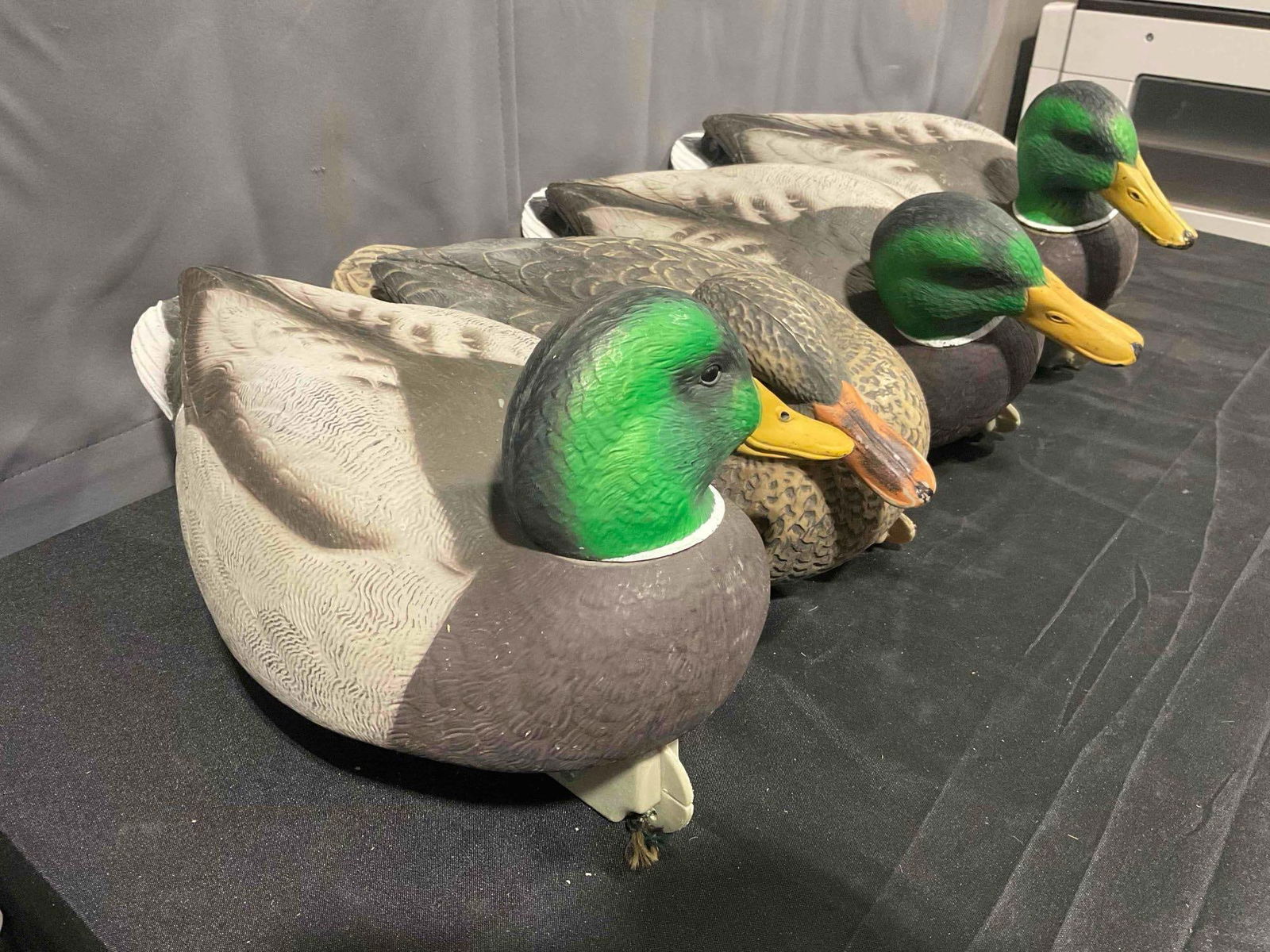 4 pcs Cabela's Real Image Plastic Mallard Duck Decoys, Hen & Drakes. Very Good Condition. - 3