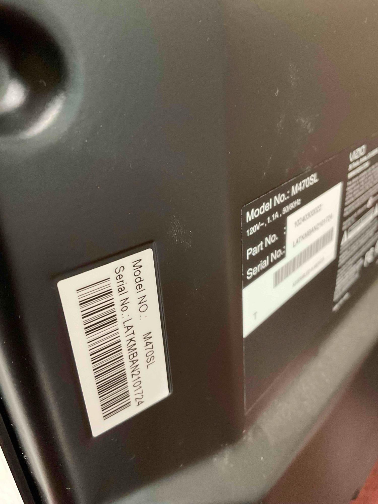 Vizio TV Model M470SL w/ Remote. Measures 43" x 29" x 10" Tested, Works. Excellent Condition. - 2