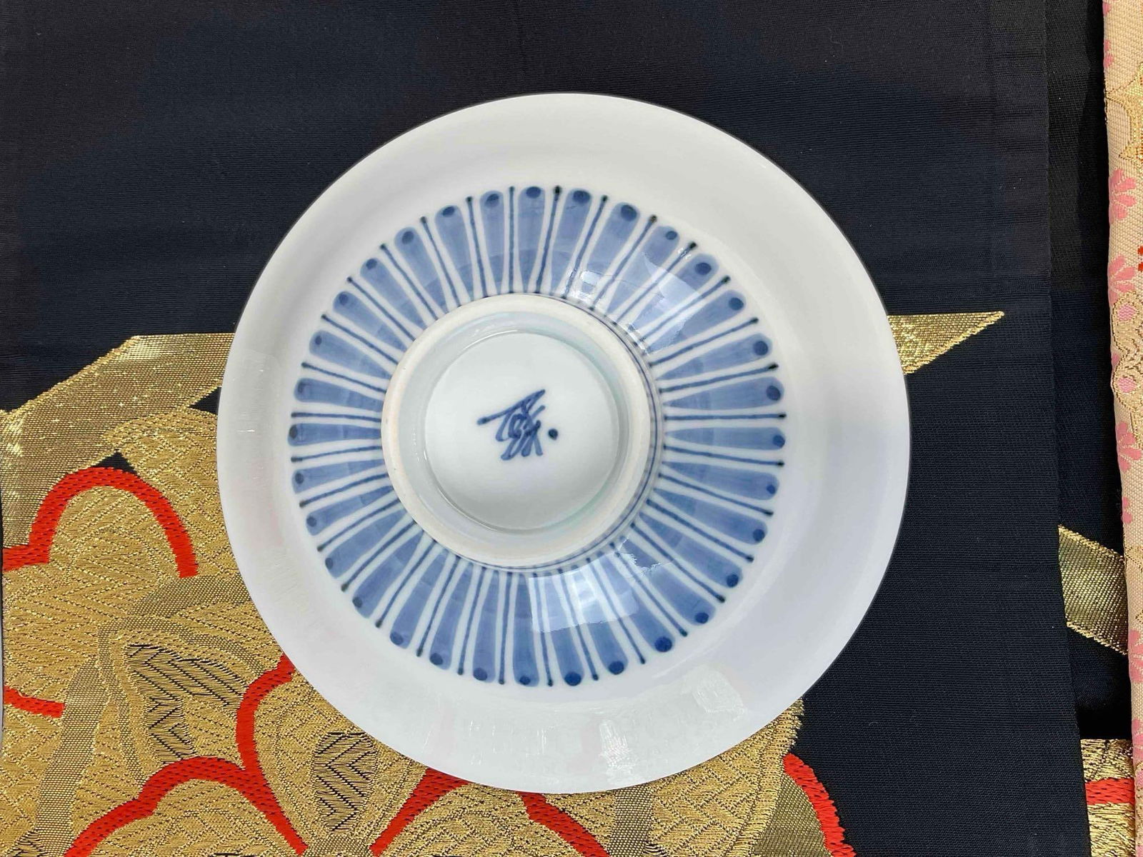 4 pcs Decorative Collection, incl. Japanese Ceramic Bowl, 2x Japanese Textiles & More! See pics. - 7