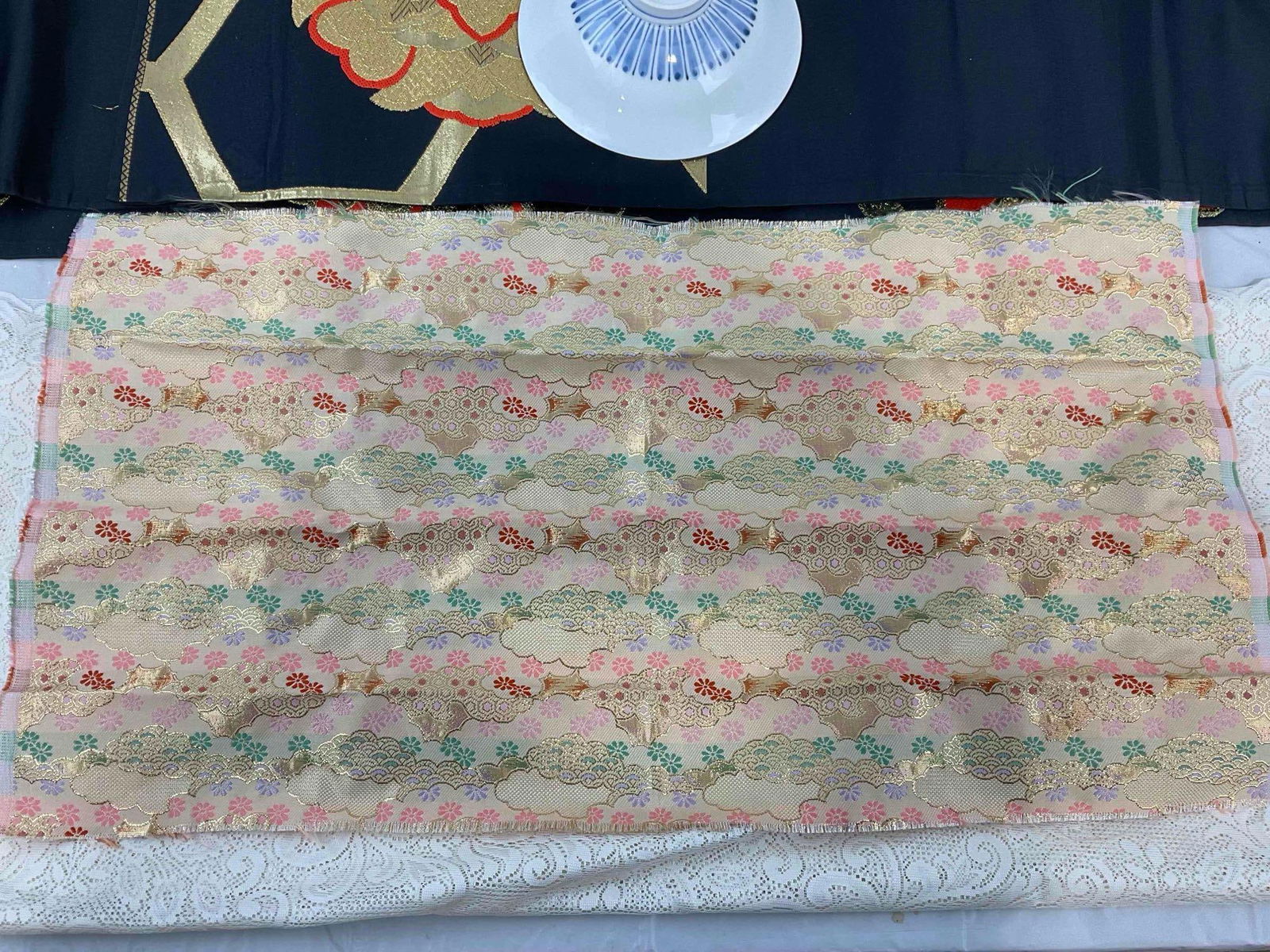 4 pcs Decorative Collection, incl. Japanese Ceramic Bowl, 2x Japanese Textiles & More! See pics. - 8