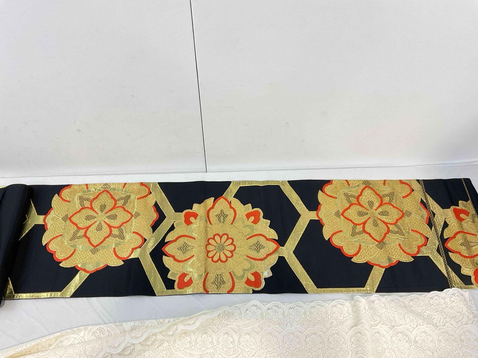 4 pcs Decorative Collection, incl. Japanese Ceramic Bowl, 2x Japanese Textiles & More! See pics. - 9