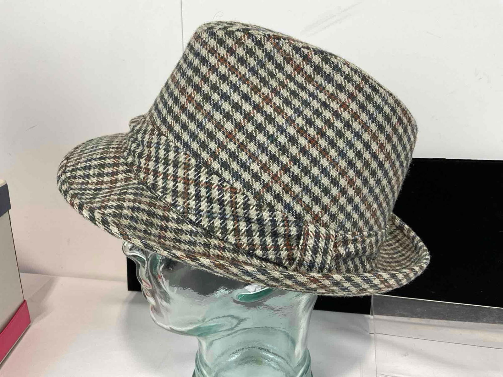 Plaid Dobbs Fedora Hat Size 7 1/2 & Sears Millinery, Corona made in Italy, Cloche Style Hat in box - 4