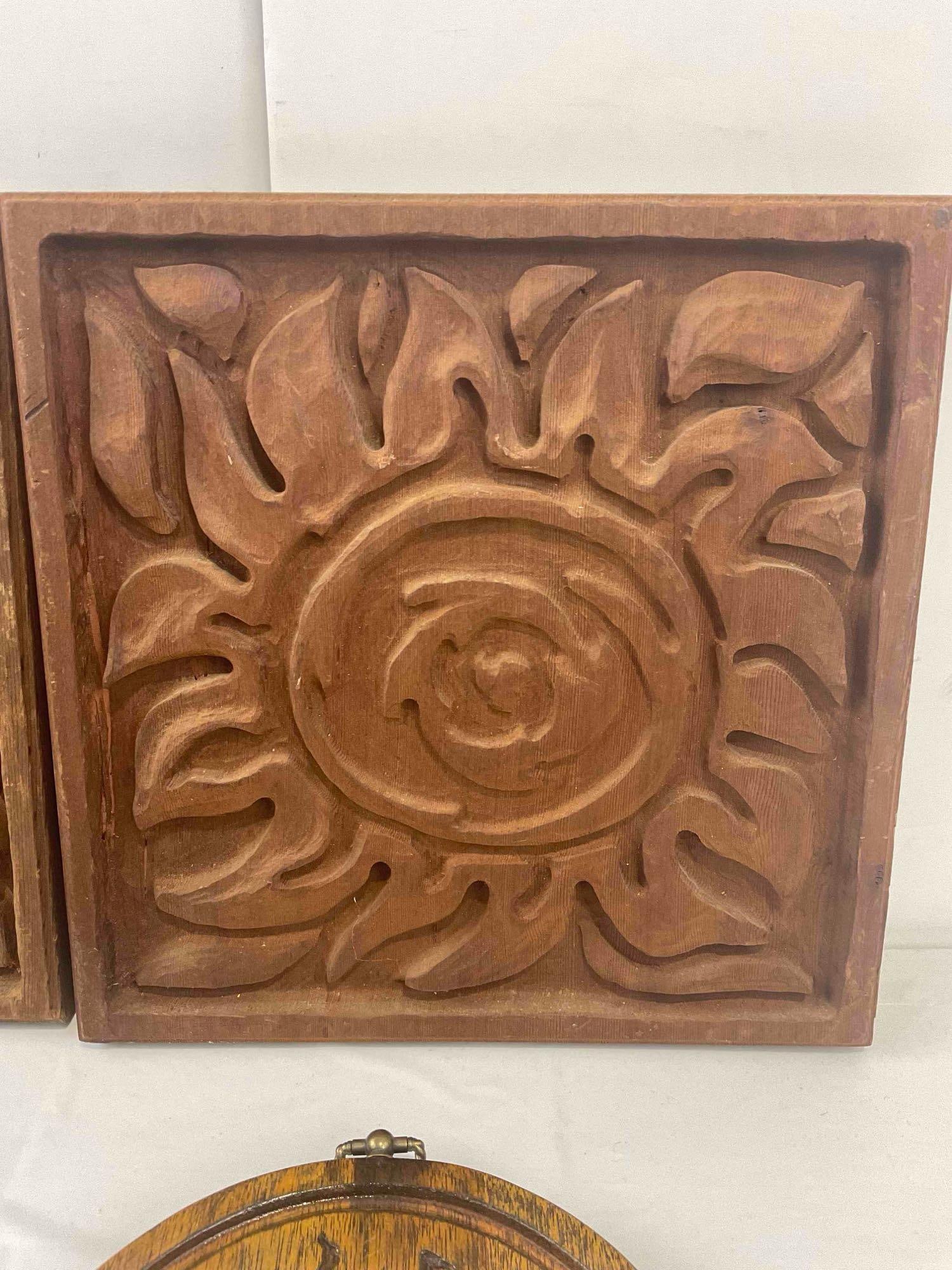 4 pcs Vintage Wood Wall Carvings, incl. 2x Panelcarve Suns & 2x Trees. Excellent Condition. - 5