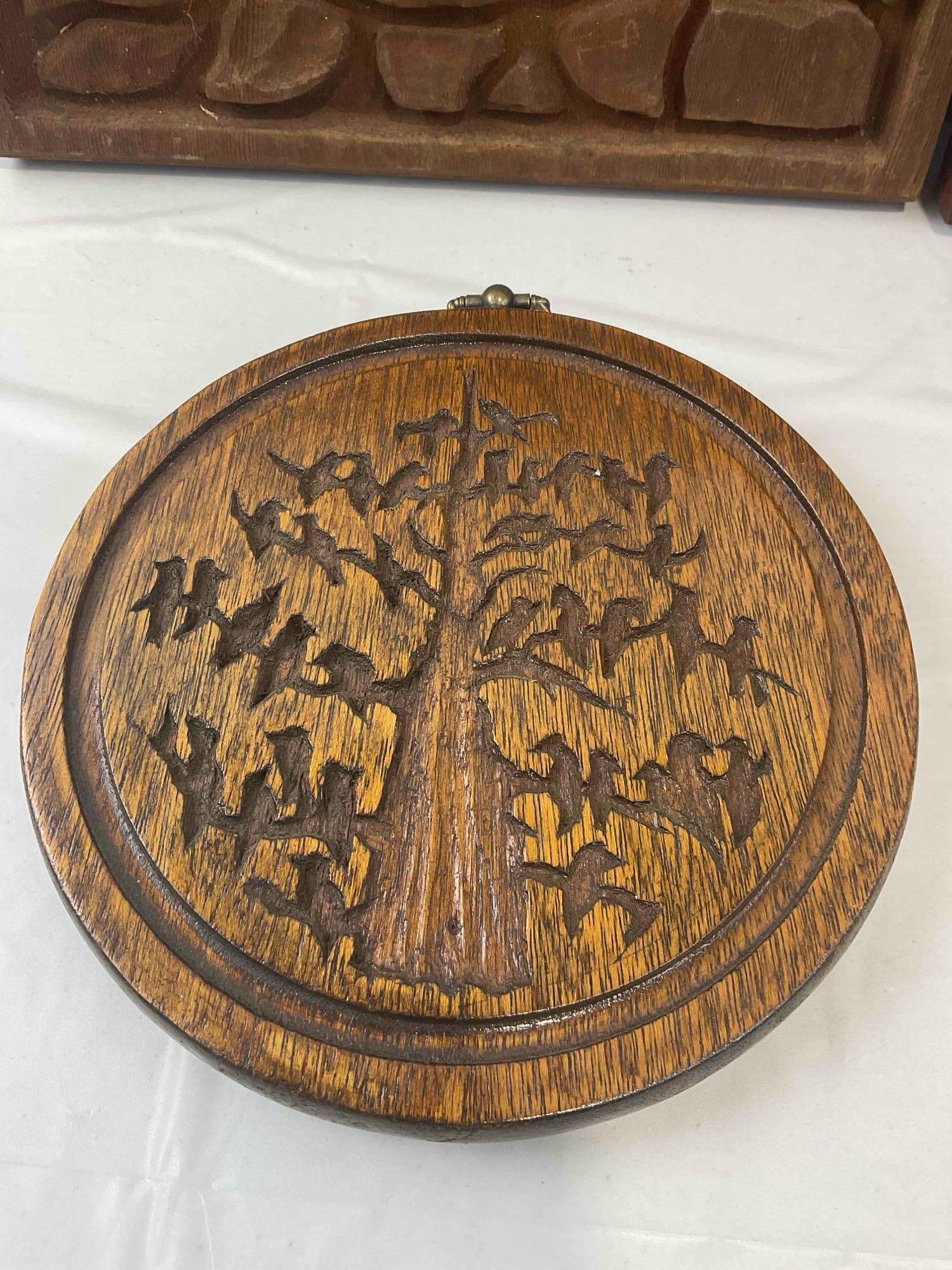 4 pcs Vintage Wood Wall Carvings, incl. 2x Panelcarve Suns & 2x Trees. Excellent Condition. - 7